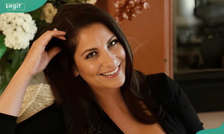 who-is-debra-bollman-inside-the-life-of-the-stenographer-who-went-viral-in-2015